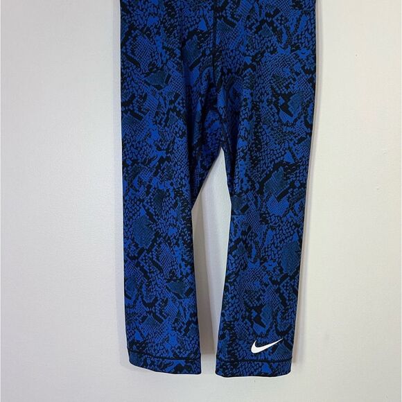 Nike Pro Dri Fit Black Blue Snakeskin Print Cropped Capri Athletic Pants - Picture 5 of 11